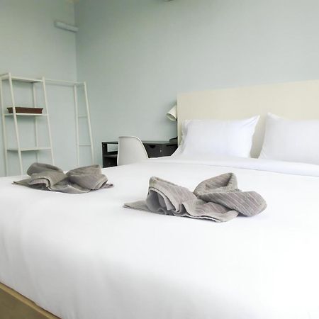 420 Hostel - Ekkamai Buds & Beds Bangkok Exterior photo