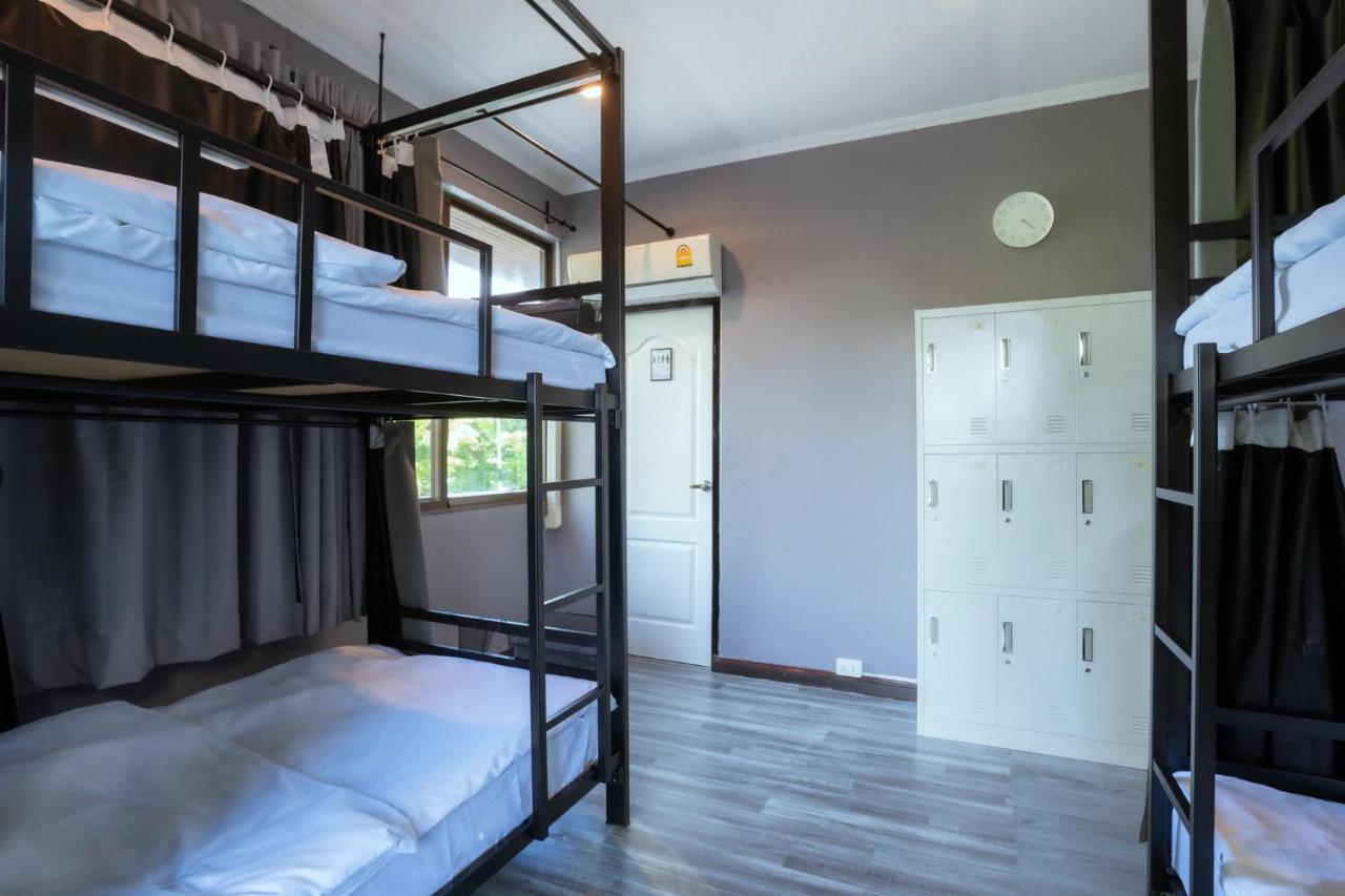 420 Hostel - Ekkamai Buds & Beds Bangkok Exterior photo