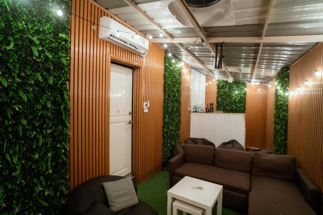 420 Hostel - Ekkamai Buds & Beds Bangkok Exterior photo