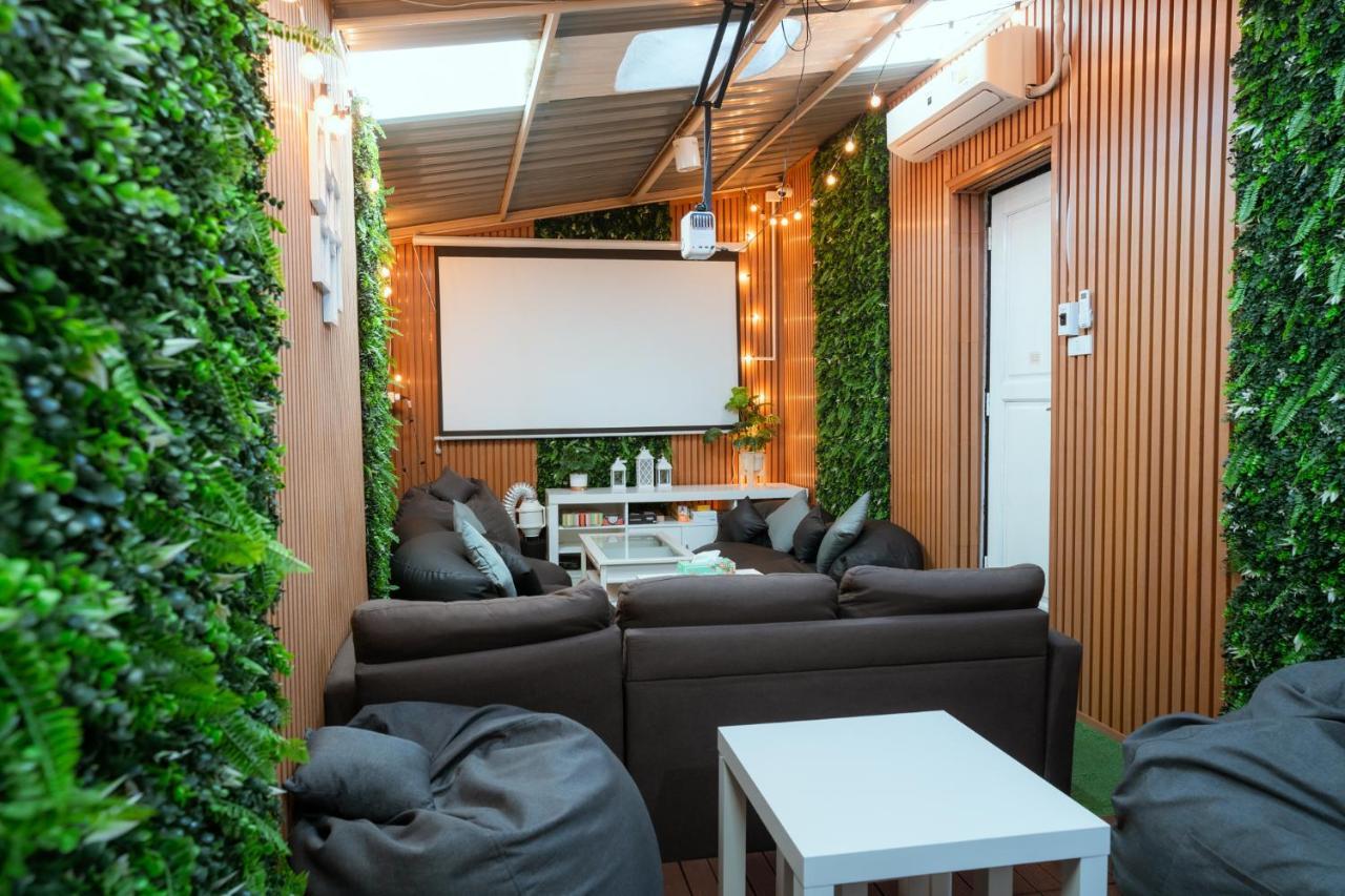 420 Hostel - Ekkamai Buds & Beds Bangkok Exterior photo