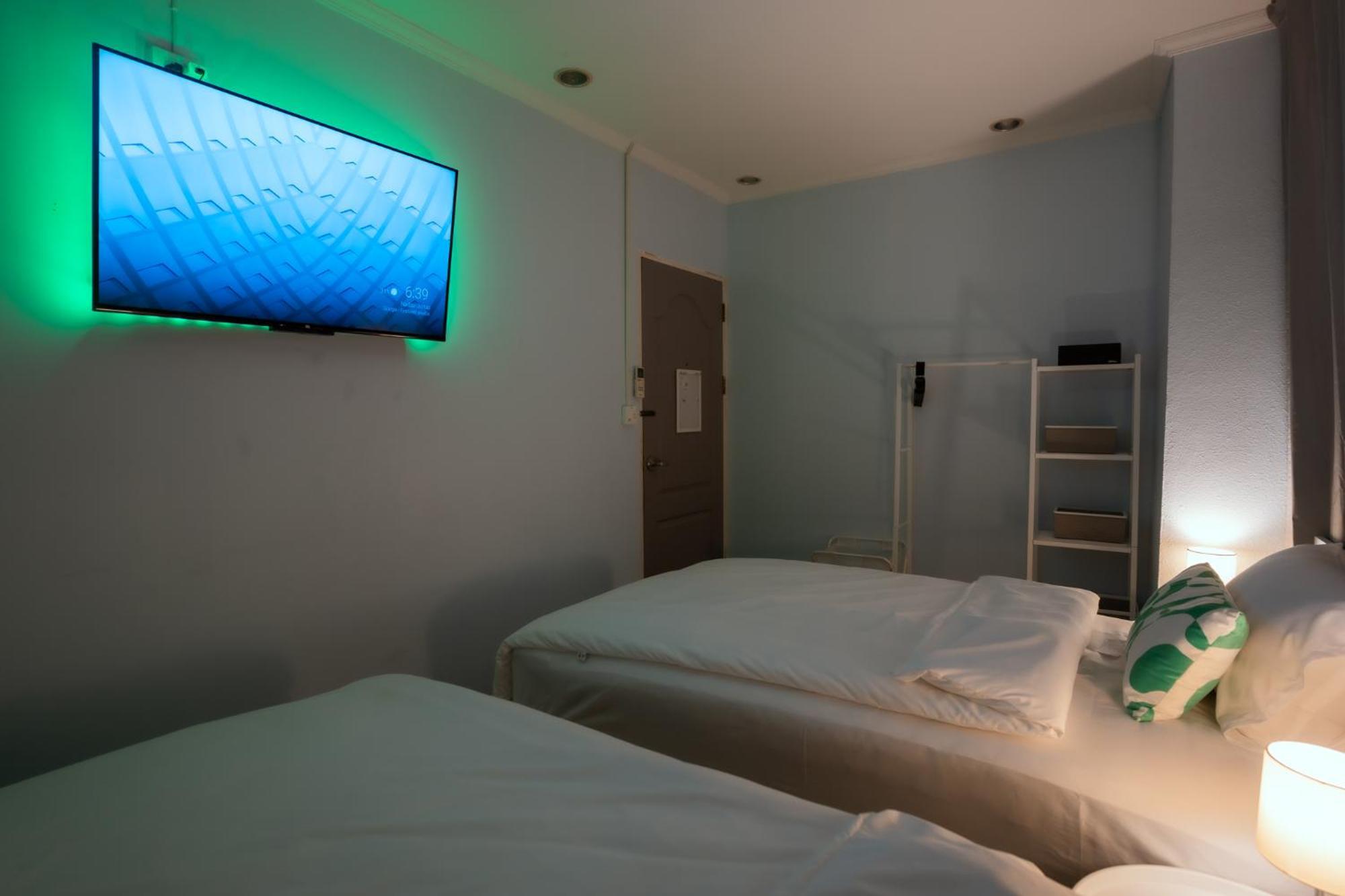 420 Hostel - Ekkamai Buds & Beds Bangkok Exterior photo