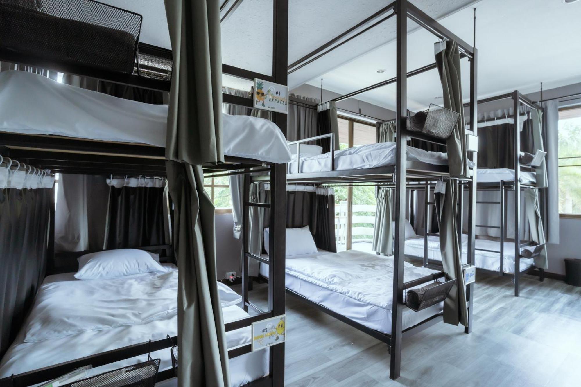 420 Hostel - Ekkamai Buds & Beds Bangkok Exterior photo