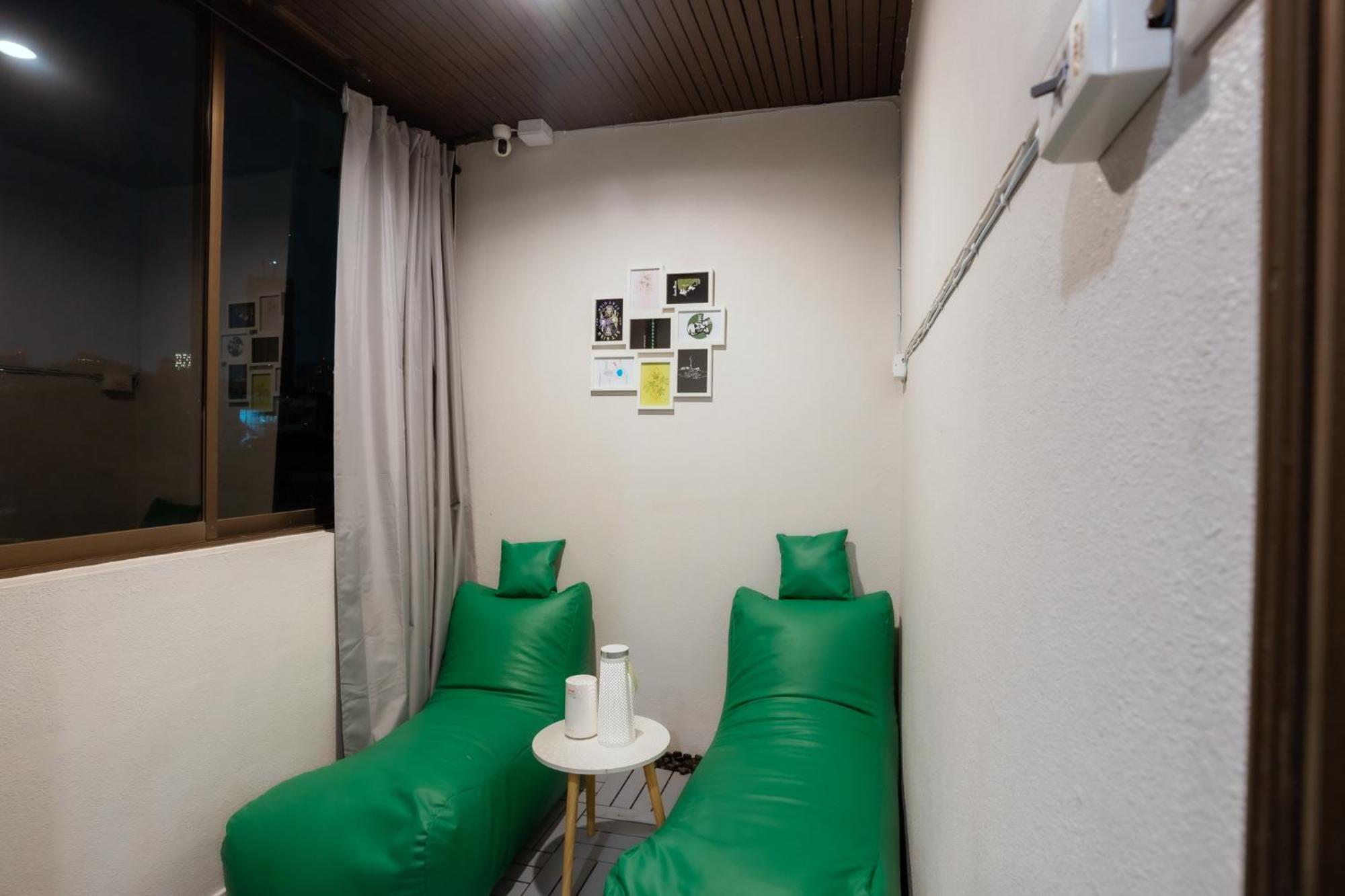 420 Hostel - Ekkamai Buds & Beds Bangkok Exterior photo