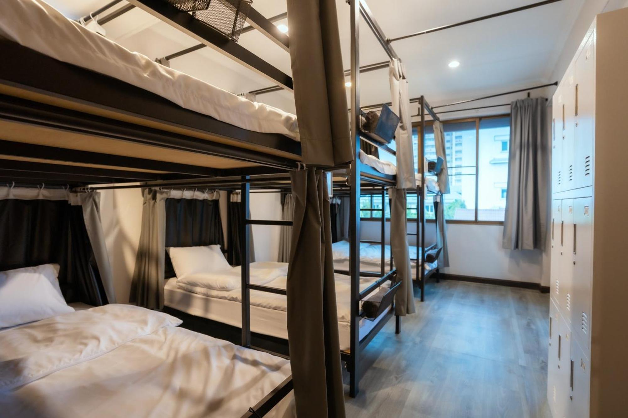 420 Hostel - Ekkamai Buds & Beds Bangkok Exterior photo