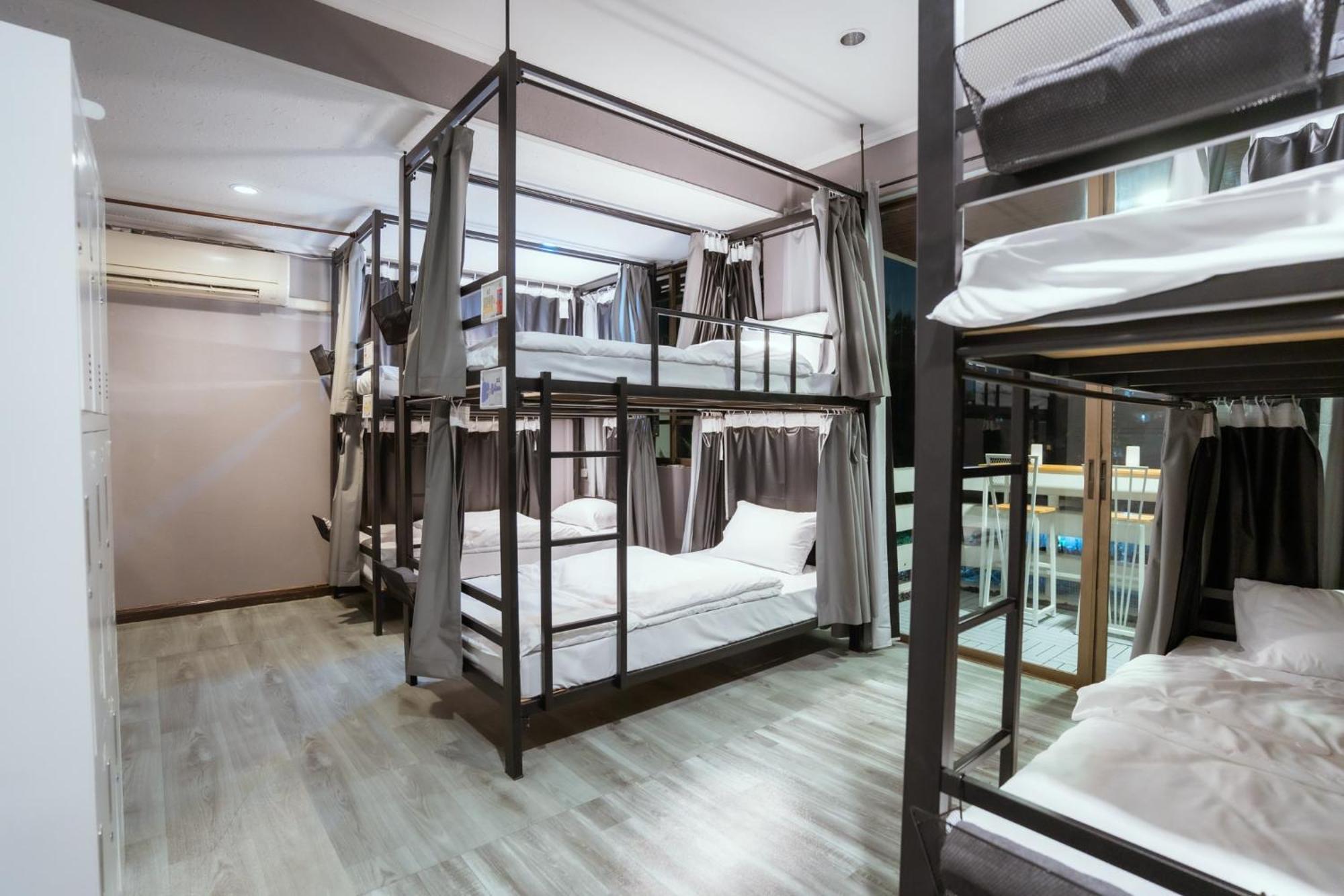 420 Hostel - Ekkamai Buds & Beds Bangkok Exterior photo