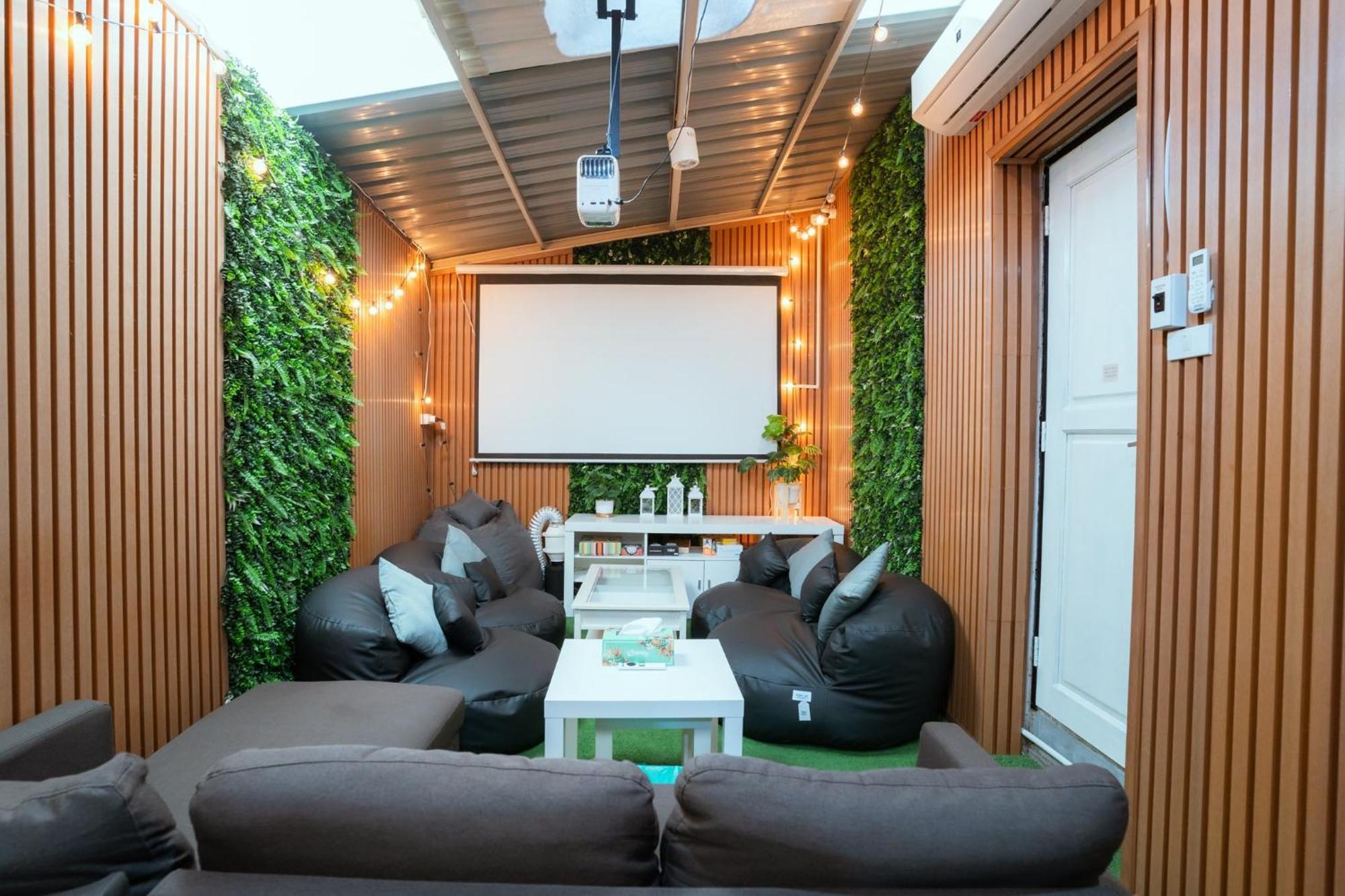 420 Hostel - Ekkamai Buds & Beds Bangkok Exterior photo